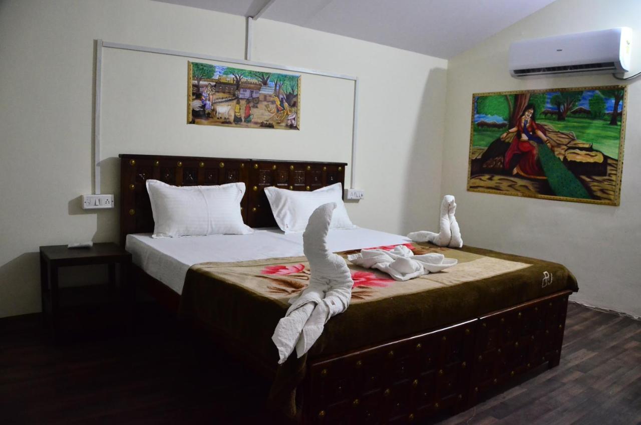 เดอะ นารายัน รีสอร์ต ปุษกร Hotel พุชการ์ ภายนอก รูปภาพ